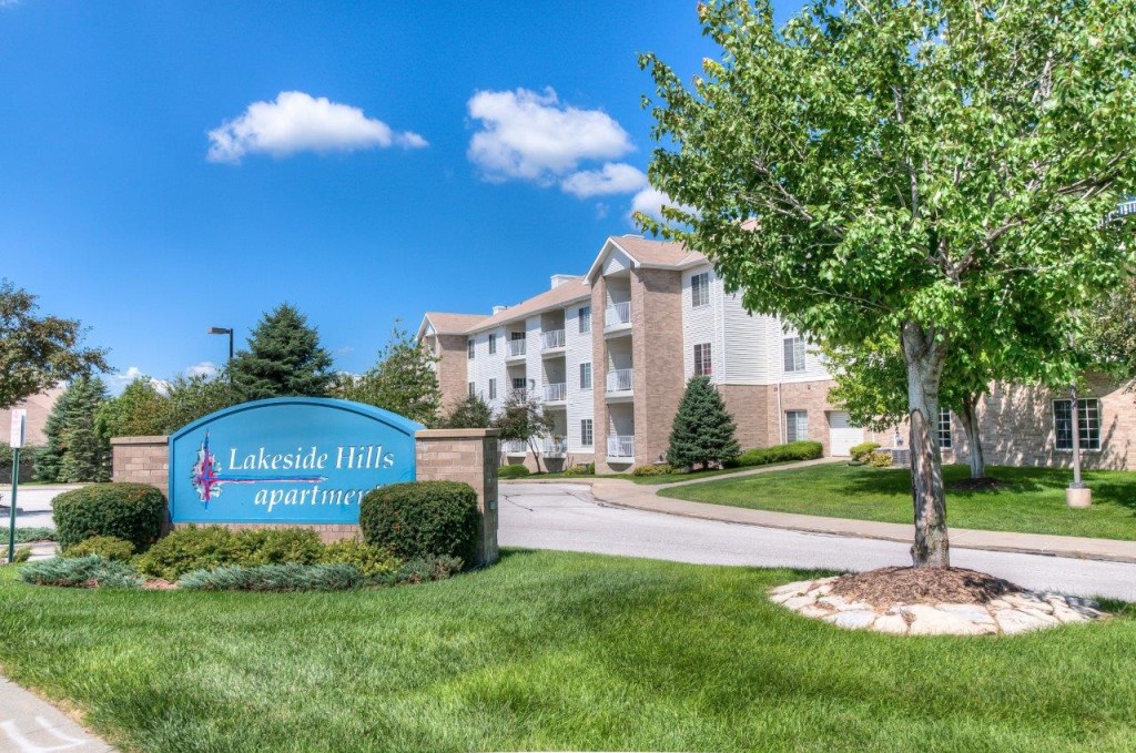 Photo of Lakeside Hills Apartments